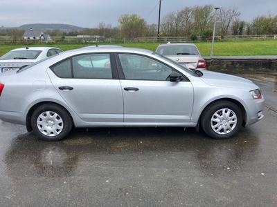 2013 - Skoda Octavia Manual