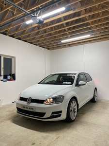 2013 - Volkswagen Golf Manual