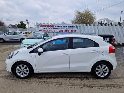 2014 - Kia Rio Manual