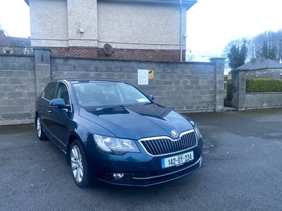 2014 - Skoda Superb Manual