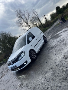 2014 - Volkswagen Caddy Manual