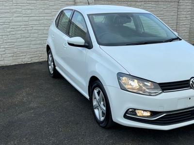 2014 - Volkswagen Polo Automatic