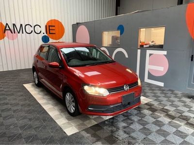 2014 - Volkswagen Polo Automatic