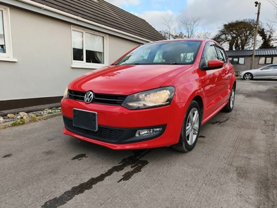 2014 - Volkswagen Polo Automatic