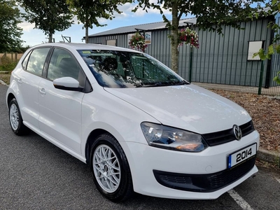 2014 - Volkswagen Polo Automatic