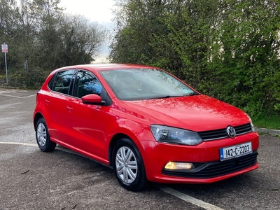 2014 - Volkswagen Polo Manual