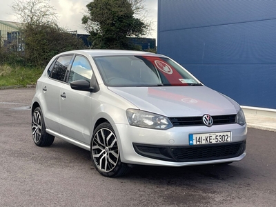 2014 - Volkswagen Polo Manual