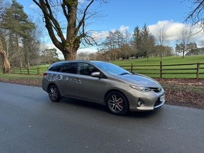 2015 - Toyota Auris Manual