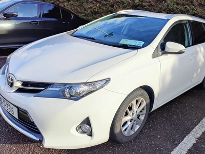 2015 - Toyota Auris Manual