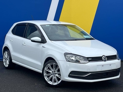 2015 - Volkswagen Polo Automatic