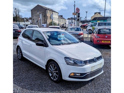 2015 - Volkswagen Polo Manual