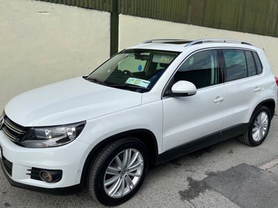 2015 - Volkswagen Tiguan Manual