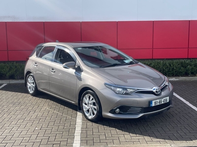 2016 - Toyota Auris Manual