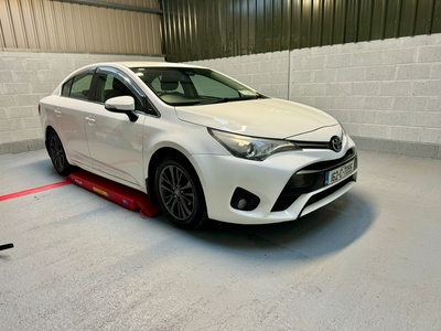 2016 - Toyota Avensis Manual