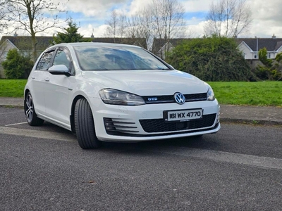 2016 - Volkswagen Golf Manual