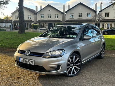 2016 - Volkswagen Golf Manual