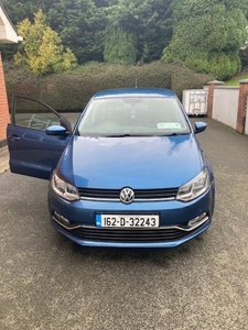 2016 - Volkswagen Polo Manual