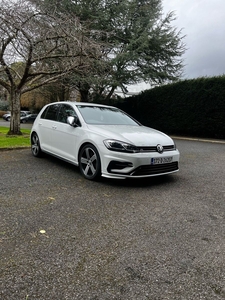 2017 - Volkswagen Golf Manual