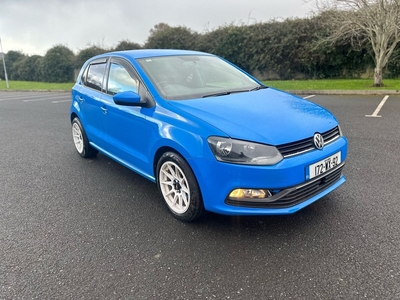 2017 - Volkswagen Polo Manual