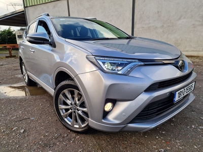 2018 - Toyota RAV4 Manual