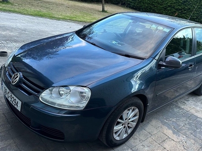 2008 - Volkswagen Golf ---