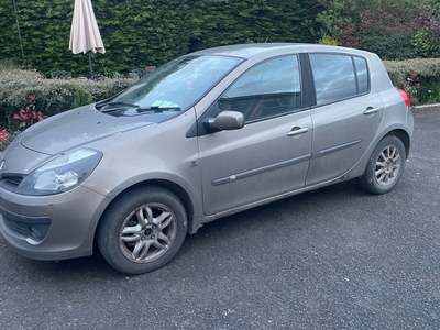 2009 - Renault Clio Manual