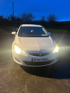 2010 - Vauxhall Astra ---