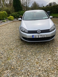 2010 - Volkswagen Golf ---