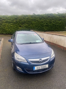 2011 - Opel Astra Manual