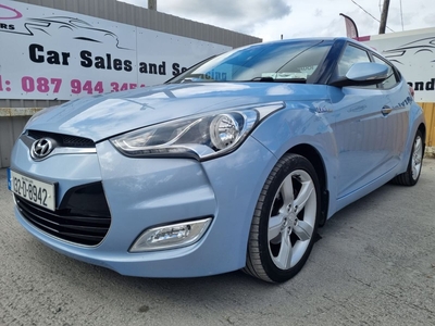 2013 - Hyundai Veloster Manual