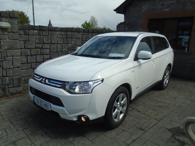 2013 - Mitsubishi Outlander Manual