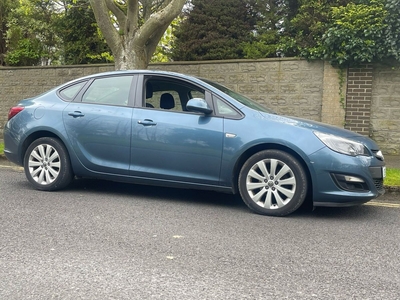 2013 - Opel Astra Manual