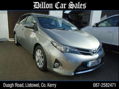 2013 - Toyota Auris Manual