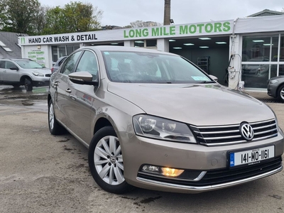 2014 - Volkswagen Passat Manual