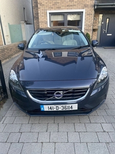 2014 - Volvo V40 Manual