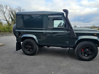 2015 - Land Rover Defender Manual