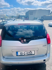 2015 - Peugeot 5008 Manual