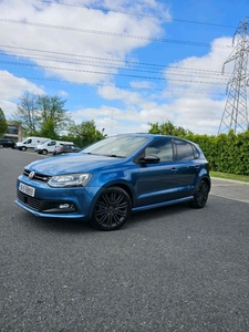 2015 - Volkswagen Polo Automatic