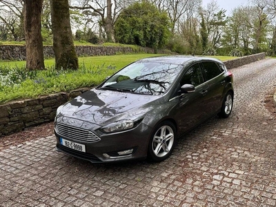 2016 - Ford Focus Manual