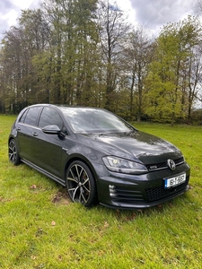 2016 - Volkswagen Golf Manual