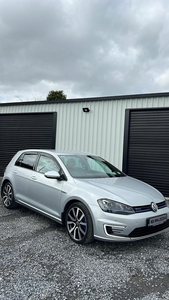 2016 - Volkswagen Golf Manual