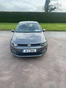 2016 - Volkswagen Polo Manual