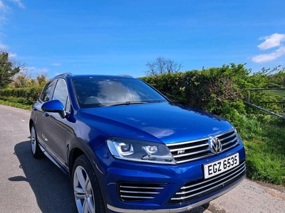 2017 - Volkswagen Touareg Automatic