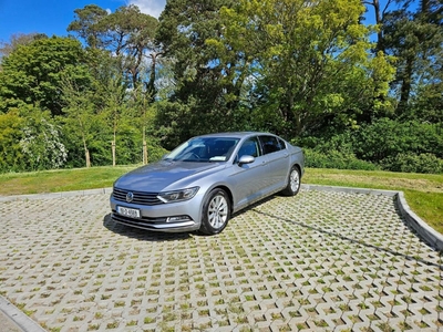 2019 - Volkswagen Passat Manual