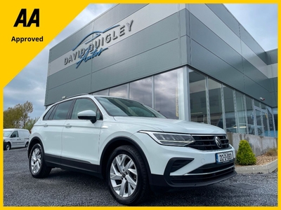 2021 (212) Volkswagen Tiguan