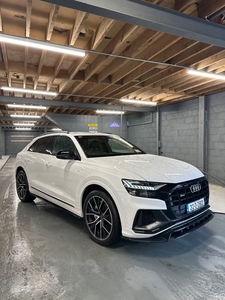 2021 - Audi Q8