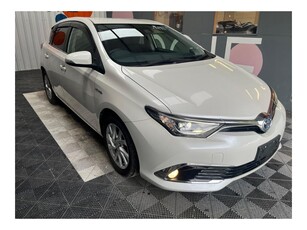 2016 (161) Toyota Auris