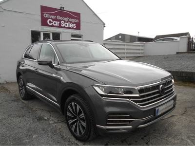 2020 - Volkswagen Touareg Automatic