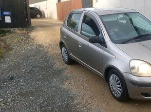 2005 - Toyota Yaris Manual