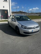 2009 - Volkswagen Golf ---